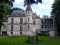 200px-Aulnay-sous-Bois_-_Bibliothèque
